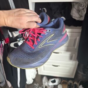 Brooks Women's Athletic Shoes in Blue and Pink